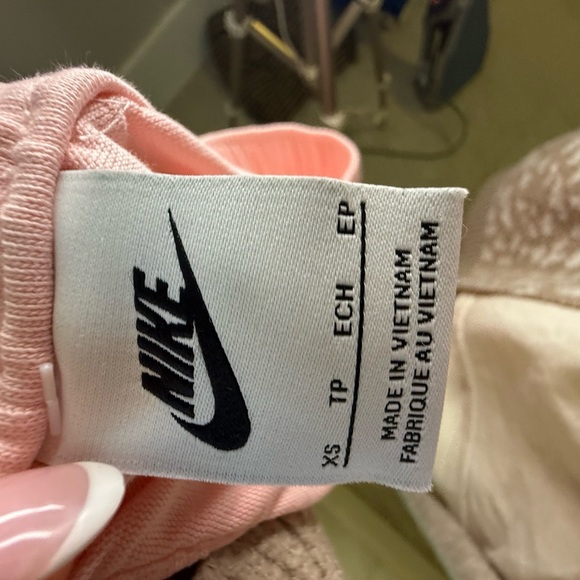 Nike Soft Pink Joggers - Picture 7 of 9